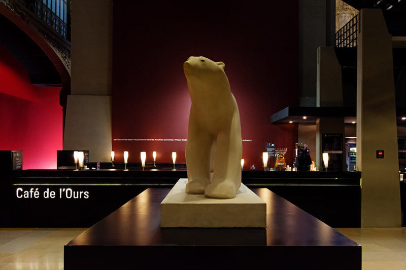 Ours blanc