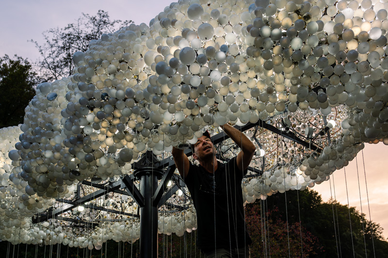 Installation: The Cloud by Cailtlind R.C. & Wayne Garret, Bergparkleuchten Kassel, September 2023